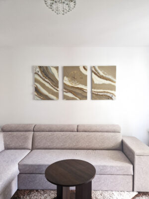 Tryptyk z zegarem, LED