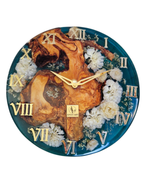 Zegar z drewna i kwiatów